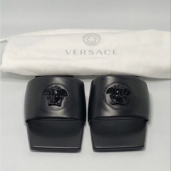 Versace La Medusa Leather Flat Sandals size 37 - Picture 11 of 14